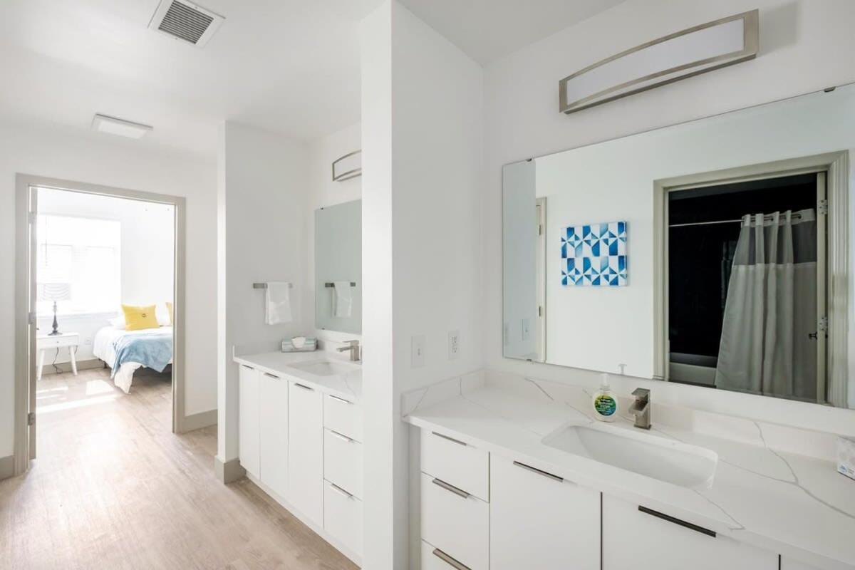 4B 3Ba Premium Family Apartment With Gym Charlotte Bagian luar foto