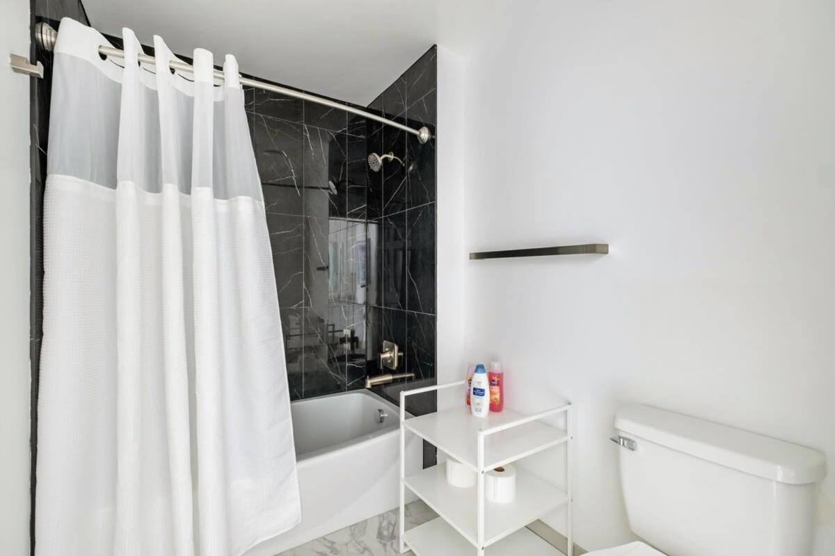 4B 3Ba Premium Family Apartment With Gym Charlotte Bagian luar foto