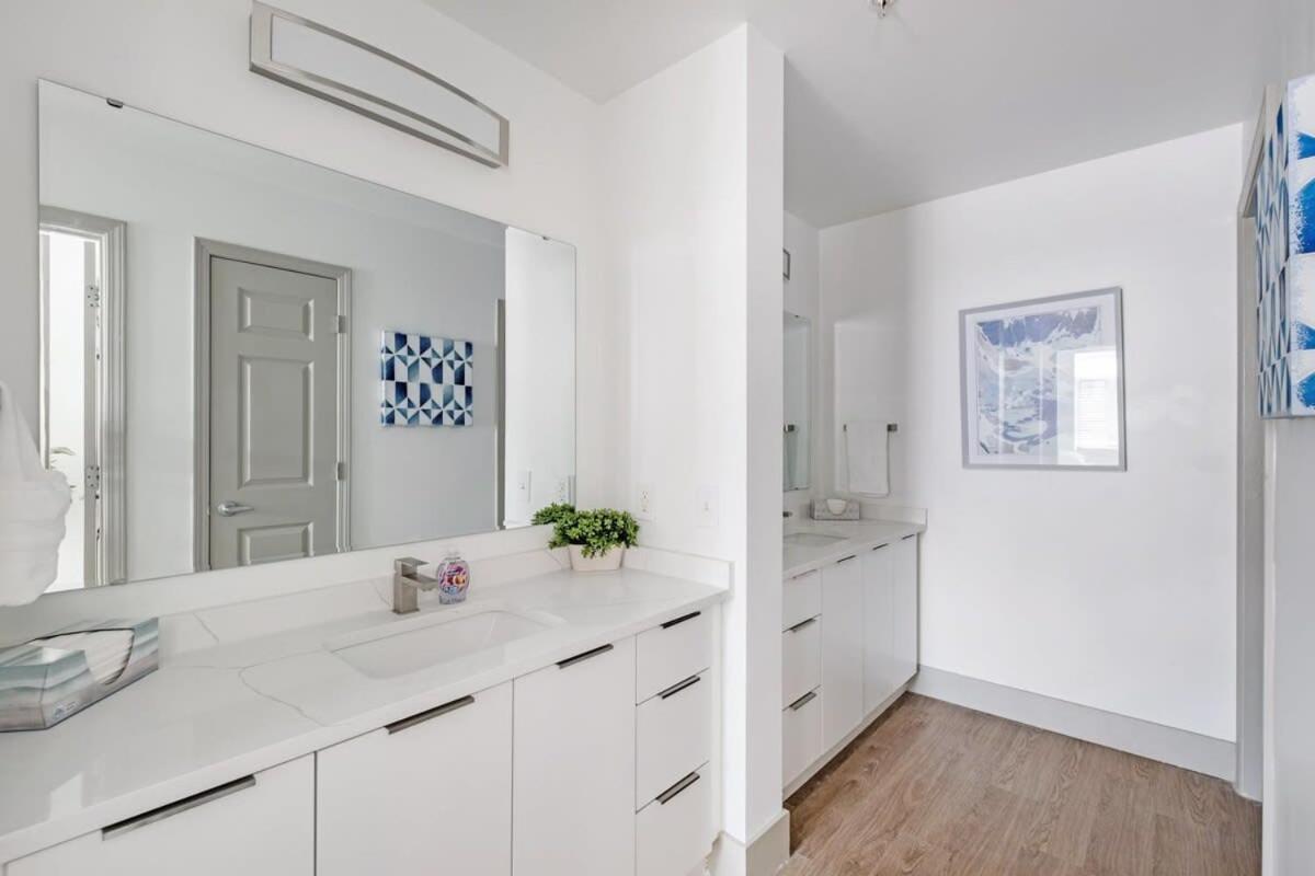 4B 3Ba Premium Family Apartment With Gym Charlotte Bagian luar foto